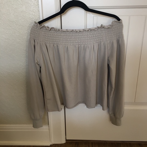 NWT Urban Oufitters Off The Shoulder Sweater - Picture 2 of 3